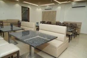 Avenue 11 Premium Stays Madurai - Restaurant