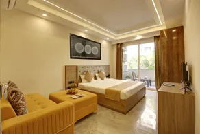 360 Degree Hotel - Camera