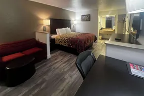 Econo Lodge Inn & Suites Macon North - Chambre