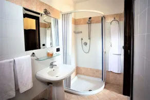Hotel Marabel - Bathroom
