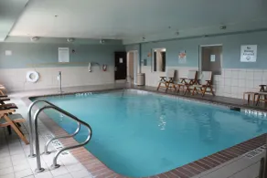 Holiday Inn Express & Suites San Antonio West Sea World Area by IHG - Piscina