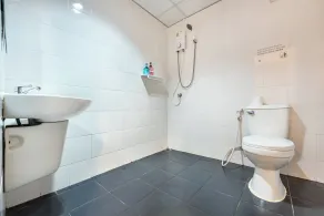 Sloth Hostel Don Mueang - Badezimmer