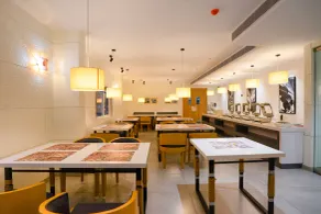 AJ Palace - Restaurant
