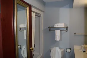 Quality Suites Maumelle - Little Rock Northwest - Baño