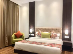 Hotel Le ROI Lake View Koti - Room