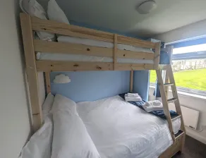 Culver View - Chalet 129 Sandown Bay Holiday Centre - Room