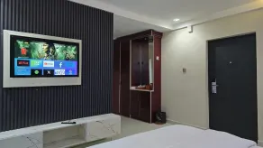 The Hierarchy Hotel - Room