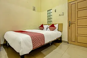 OYO Life 91268 Homestay Bu Erma Syariah - Room
