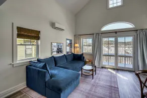 Lakefront Escape w/ Dock! Hudson Valley Home - Innenbereich