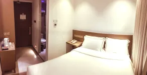 Heef Hotel Pasar Baru - Room