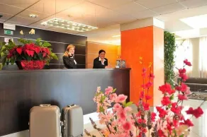 Inn Hotel - Rezeption