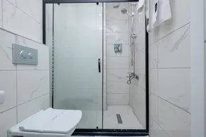 Lavender Inn Hotel - Bathroom