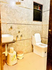 Hotel Sai Balaji - Bathroom