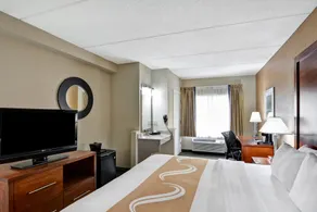Quality Inn & Suites Heritage Park - Chambre