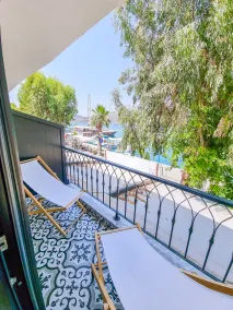 Four Holiday Suites - Camera