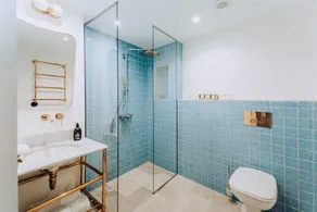 Ocho Suites & Kitchen - Bathroom