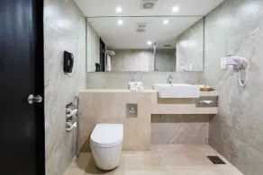 Ramada Colombo - Bathroom