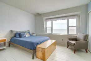 Oceanfront Marshfield Home on Brant Rock Beach - Interiør