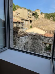 La Secrète - Vue sur la ville depuis l’hébergement