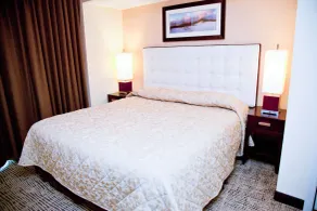 Towers On The Grove - Room