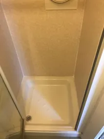 Crown Hotel - Baño