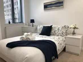 Cosy One Bedroom Apartment By Creatick - Room