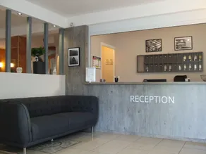 Le Sarac Hôtel - Rezeption