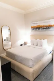 Carriage House Hotel - Zimmer