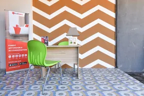 RedDoorz Plus near Jalan Imam Bonjol Denpasar - Rezeption