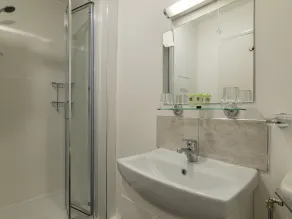 Mount Pleasant Hotel - Bathroom
