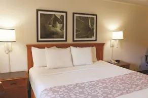 Baymont by Wyndham Houston La Porte - Chambre