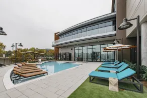 Hotel Indigo - Columbus at Riverfront Place by IHG - Piscine