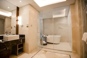 Ramada Suzhou Wujiang - Bathroom