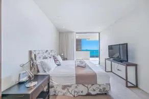Executive on Whisper Bay - Cannonvale - Room