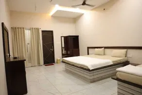 Navkar Palace Hotel & Resort - Room