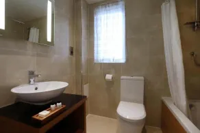 Golden Lion Hotel - Bad