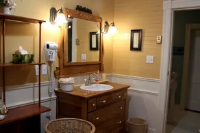 Seaweed and Sod Farm Bed & Breakfast - Bathroom
