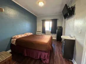 Unity Hotel - No Parking & Rooms Are Upstairs - Habitación