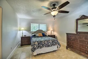 Spacious Seabrook Home w/ Patio: 1 Mi to Beach! - Innenbereich