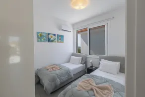 Villa Suri, Luxury Seafront Villa - Zimmer
