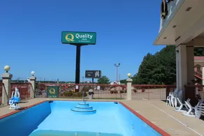 Quality Inn Conway - Greenbrier - Pool