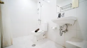Homey 2Br With Extra Room At Taman Beverly Apartment - Badeværelse