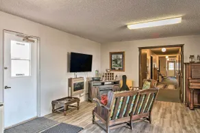 Highplaines Haven Apt - Fish, Hunt & Relax! - Interior