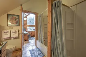 Expansive Alma Cabin w/ Hot Tub & Mountain Views! - Interiør