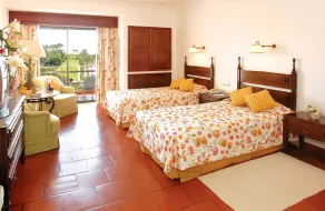Dona Filipa Hotel - Vue de la chambre