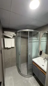 Dostlar Hotel - Bathroom
