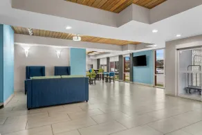 Days Inn & Suites by Wyndham Ridgeland - Hall