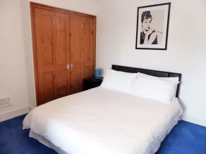 3 Luxury En-suite Bedrooms - Habitación
