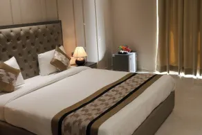 Infinity Stays - Hotel Near Medanta - Chambre
