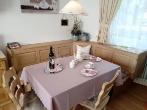 Gästehaus Kamml - Spiseområde på rommet